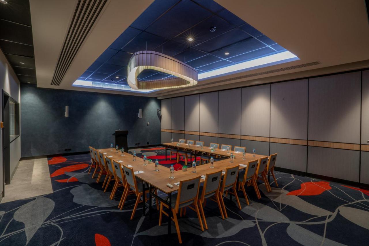 Holiday Inn Sydney St Marys By Ihg Exteriör bild