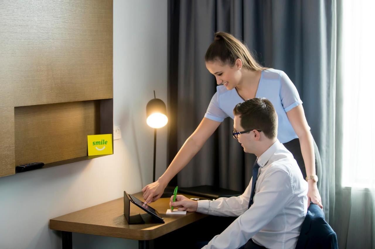 Holiday Inn Sydney St Marys By Ihg Exteriör bild